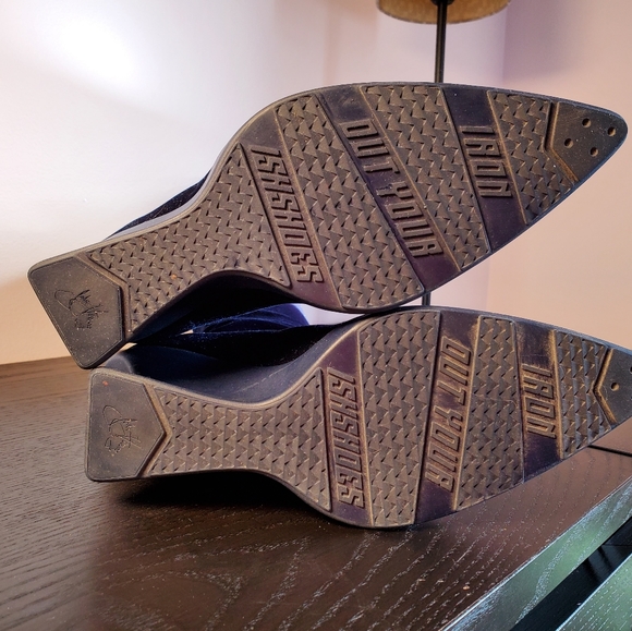 John Fluevog Ishshoes Chatterbox Blue Velvet - Picture 8 of 13